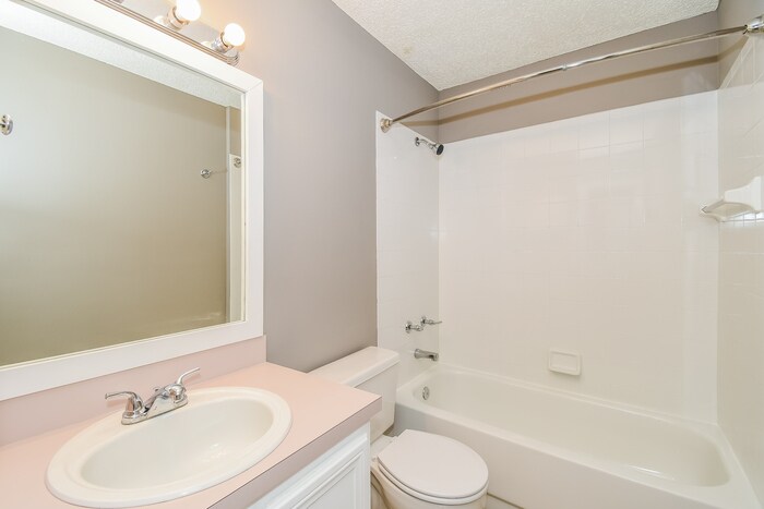 Building Photo - 1876 Ontario Ct