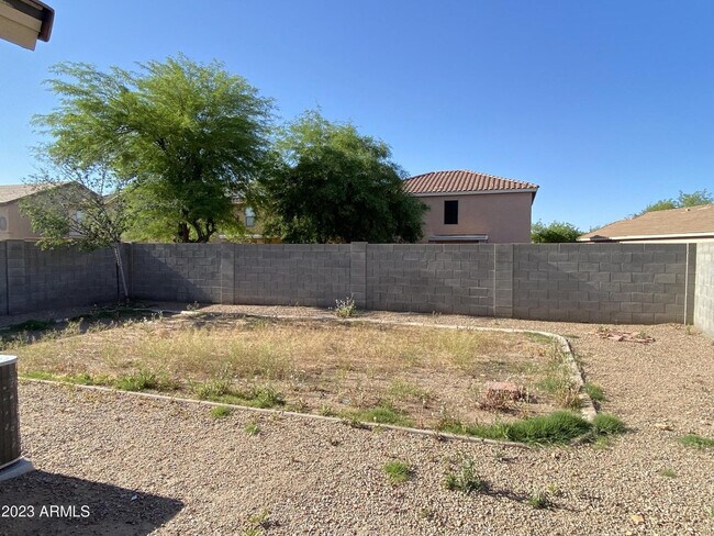 Building Photo - 45462 W Tulip Ln