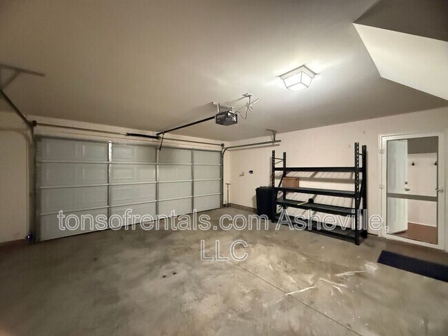 Building Photo - 210 Mud Creek Rd