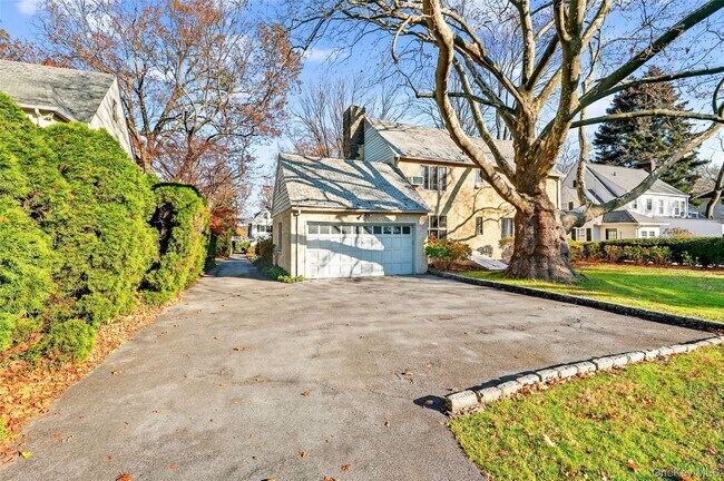 Building Photo - 5 Seymour Pl