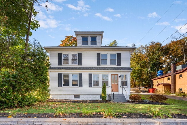 Building Photo - 181 Main St