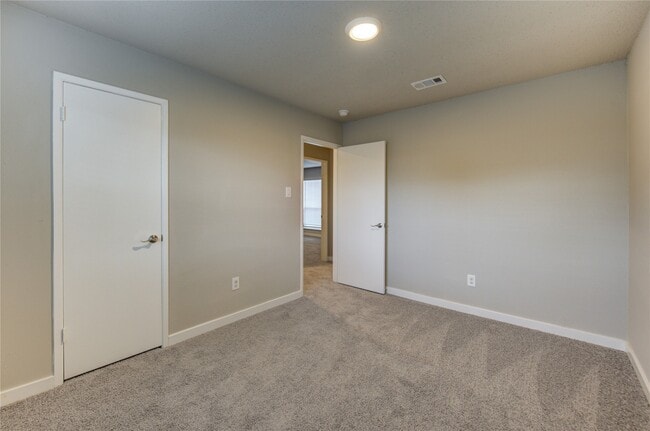 Building Photo - 7411 Trabajo Dr