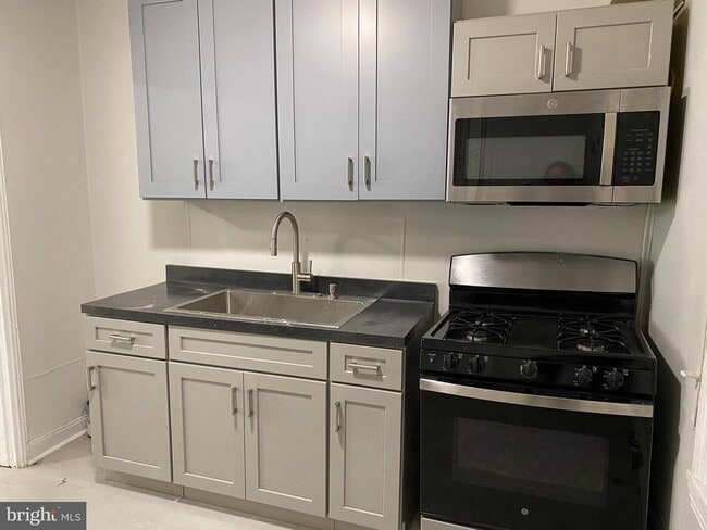 Building Photo - 1919 N Patton St