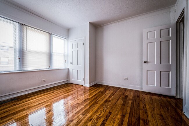 Building Photo - 7954 S Justine St 1538-42 E 80th Chicago, IL 60620