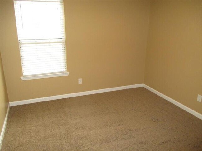Building Photo - 1050 Trotters Farm Rd