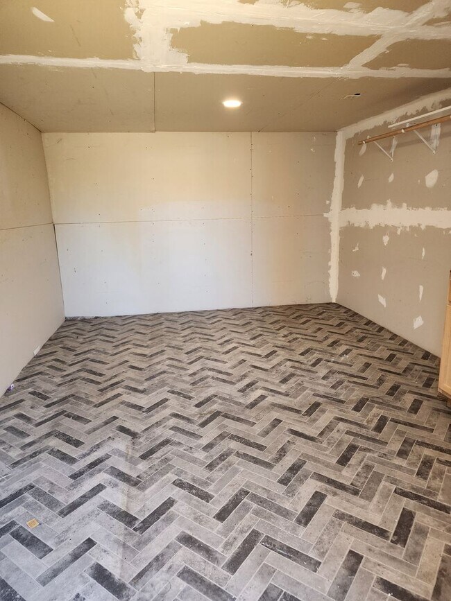 Building Photo - 4475