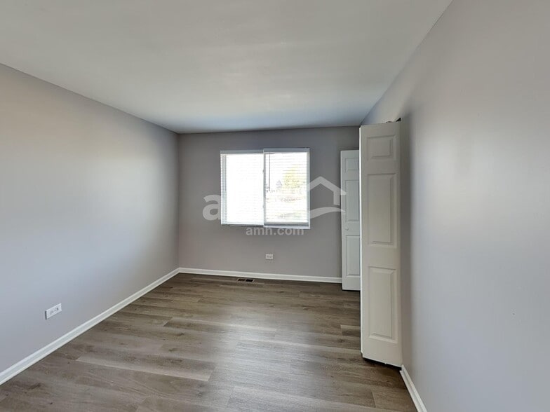 Building Photo - 2307 White Eagle Dr