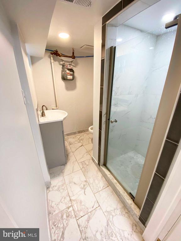 Building Photo - 6330 Leonard St