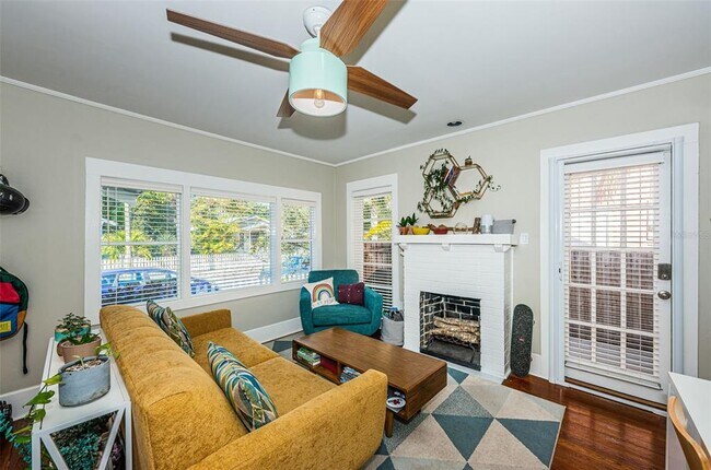 Building Photo - 1009 8th St N