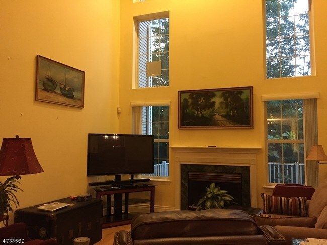 Building Photo - 20 Constitution Way