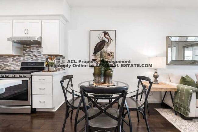 Building Photo - Modern 3BR/3BA Home in Bayshores | 1,542 Sq Ft | Prime Location
