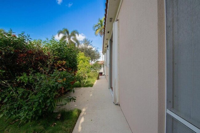 Building Photo - 7046 Fish Creek Ln