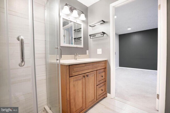 Building Photo - 8015 Steeple Chase Ct