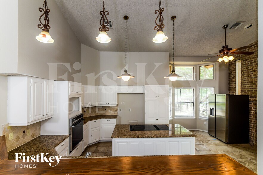 Building Photo - 303 Mountain Echo