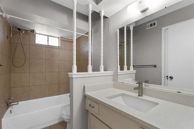 Building Photo - 15839 El Estado Dr