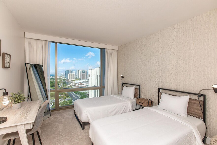 Building Photo - 1551 Ala Wai Blvd