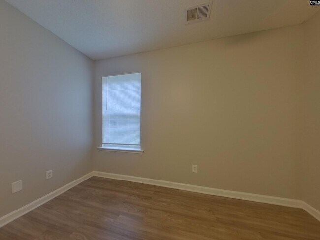 Building Photo - 121 Riglaw Cir