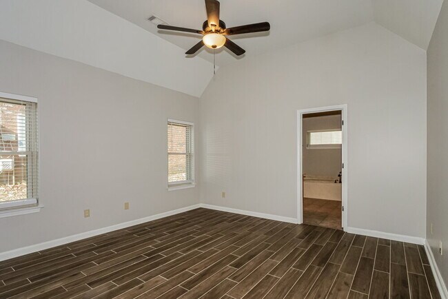 Building Photo - 235 Garden Springs Dr