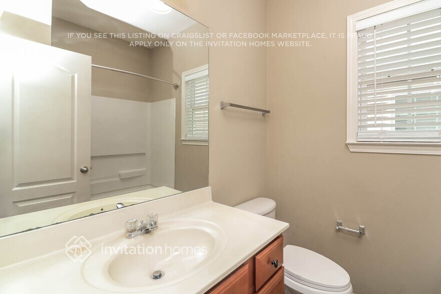 Building Photo - 706 Capri Ridge