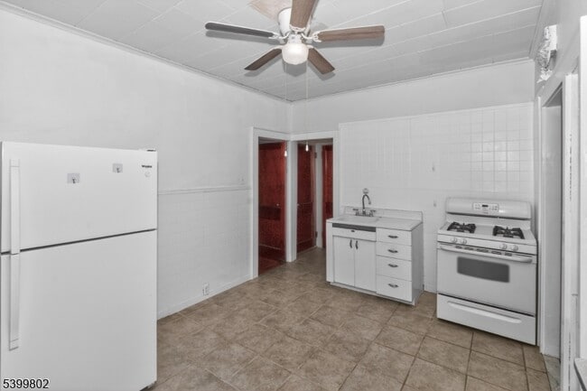 Building Photo - 202 N 17th St