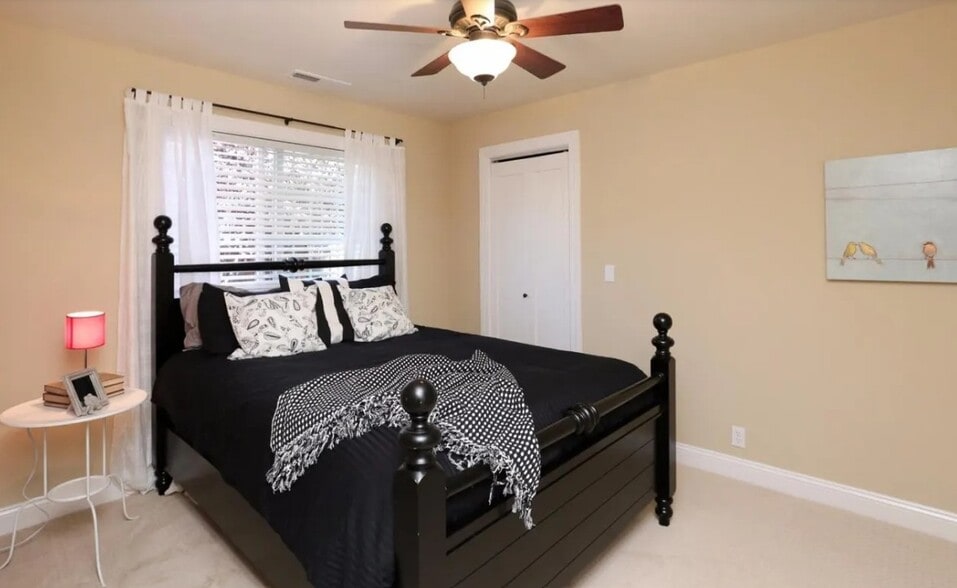 Building Photo - 15146 Chelsea Dr