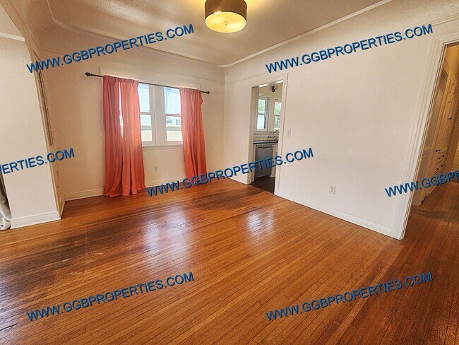 Building Photo - Come See this SAT! 06/27/26 - Live the Belmont Shore Lifestyle! Spanish 2 Bedroom / 1 Bath Home w...