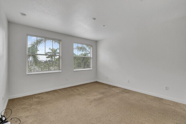 Building Photo - 770 Millbrae Ct
