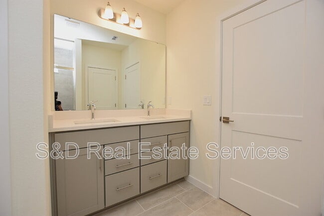 Building Photo - 3183 Cup Dr