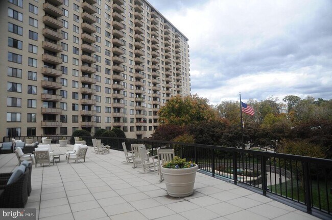 Building Photo - 5225 Pooks Hill Rd