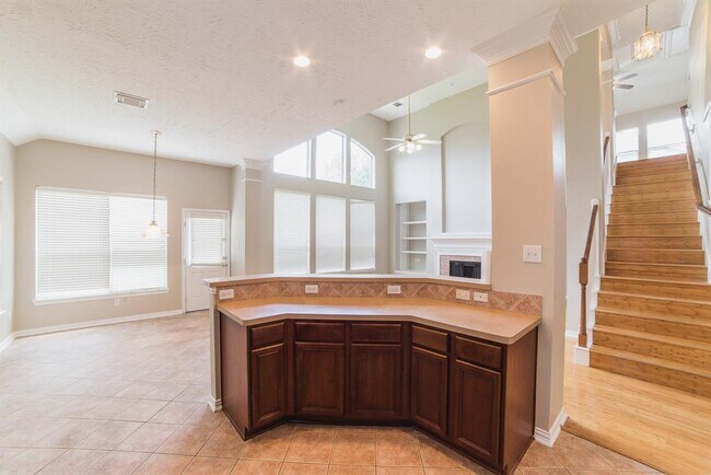 Building Photo - 4914 Mulberry Cir