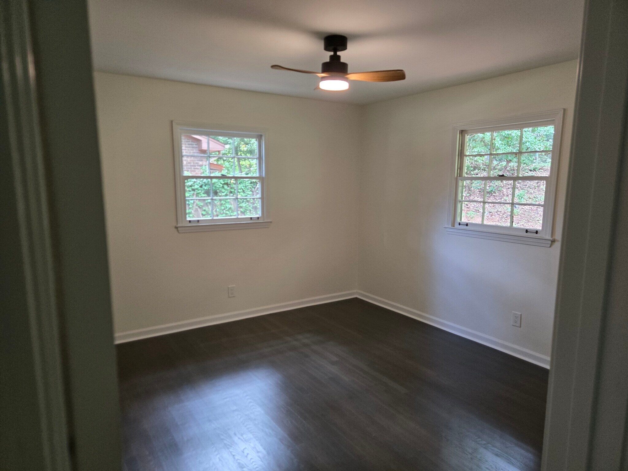 Building Photo - 2401 Winshire Dr