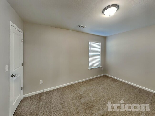 Building Photo - 2640 Cider Ridge Rd