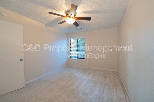 Building Photo - 2890 E Huntington Blvd