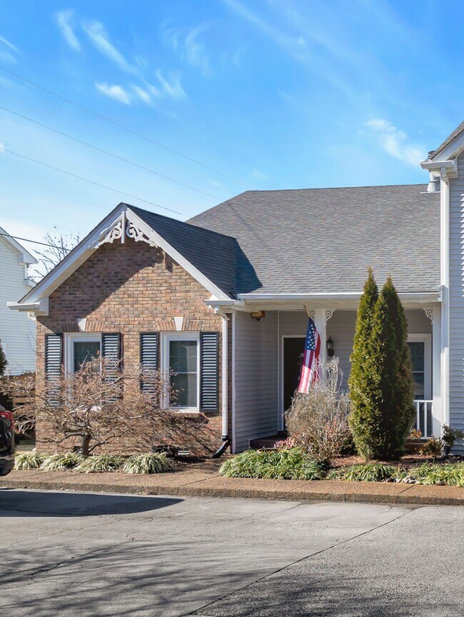 Building Photo - 1219 Carriage Park Dr
