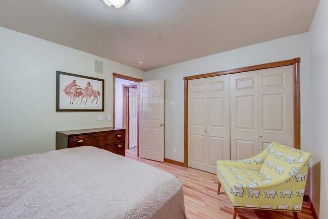 Building Photo - 103 S 14th St