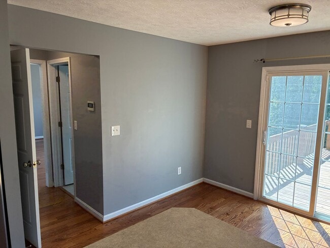 Building Photo - **ELIZABETHTOWN INDEPENDENT SCHOOL DISTRICT**