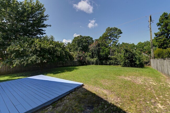 Building Photo - Freshly Updated 3 bedroom Home with New Ro...
