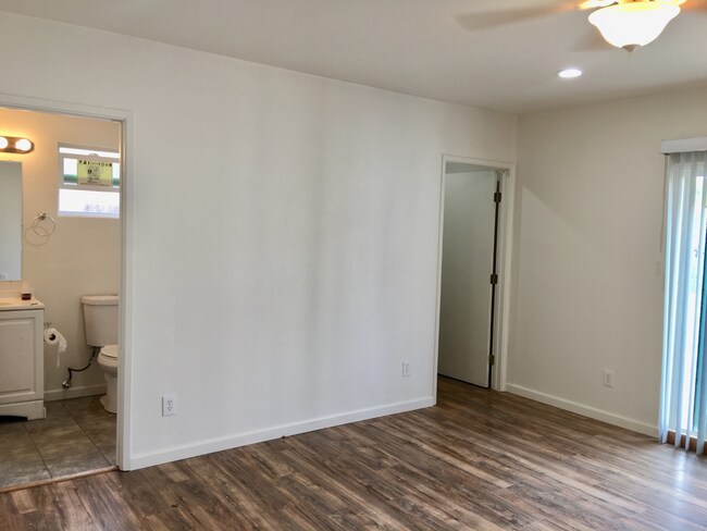 Building Photo - 3 Bedroom Home with HUGE yard!