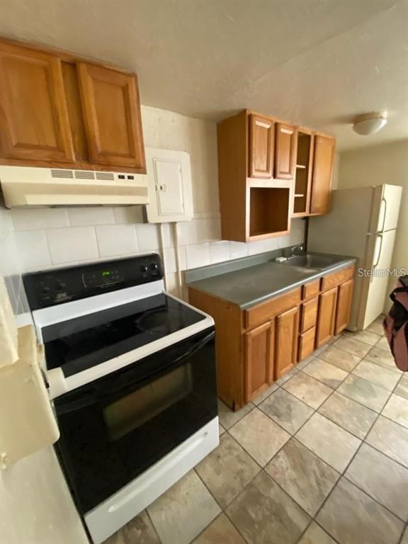 Building Photo - 203 W Wall St