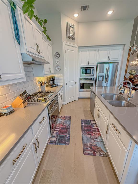 Building Photo - 128 Regents Ln