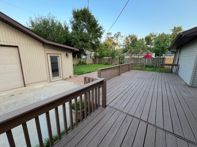 Building Photo - 3529 Carpenter St