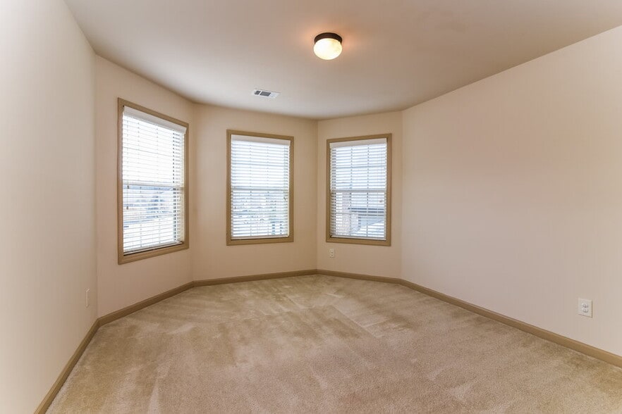 Building Photo - 3258 Sag Harbor Ct NE