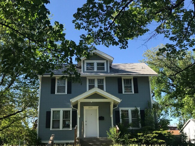 Building Photo - Spacious & Updated Craftsman House in Gifford Park