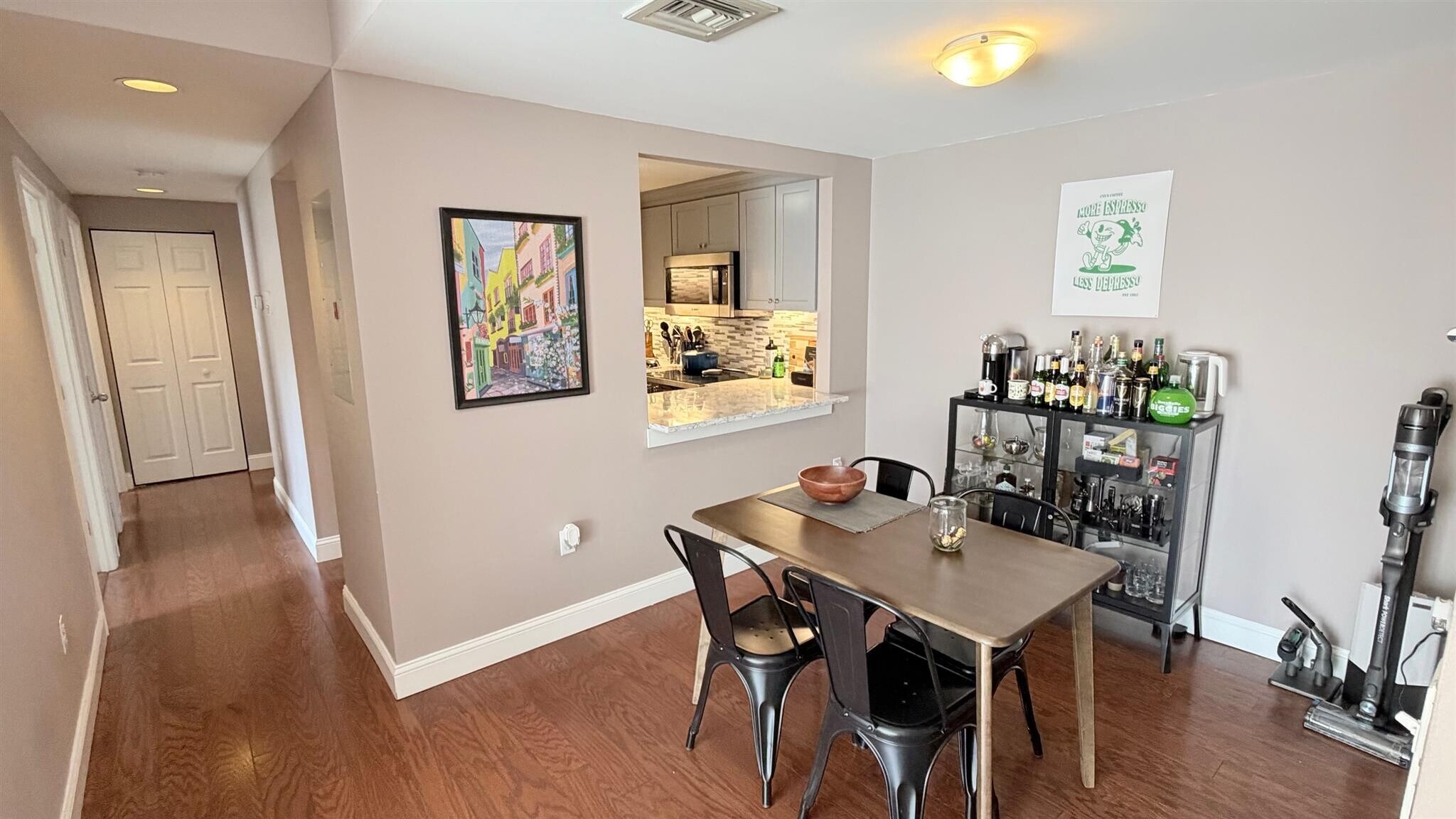 Building Photo - 170 Gore St