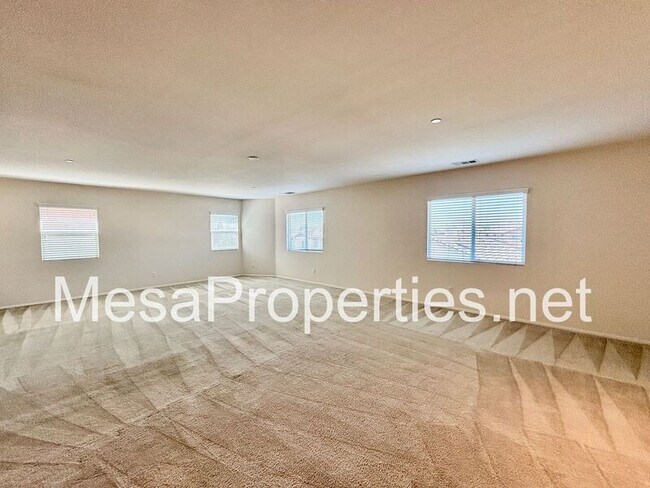 Building Photo - 6966 Madison Ln