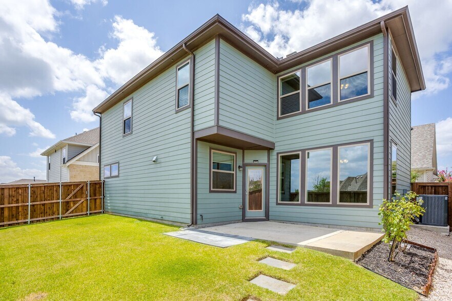 Building Photo - 14228 Walsh Ave