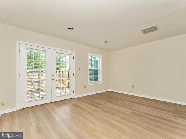 Building Photo - 5803 Oleander Pl