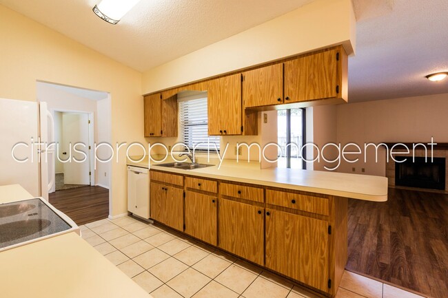 Building Photo - 3/2 Home in Alafaya Woods