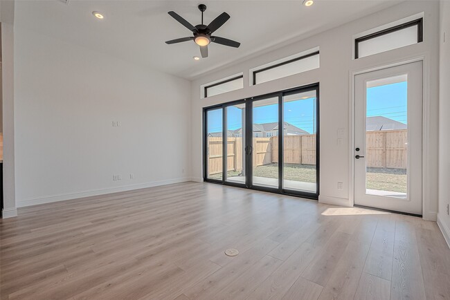 Building Photo - 2315 Red Chip Ln