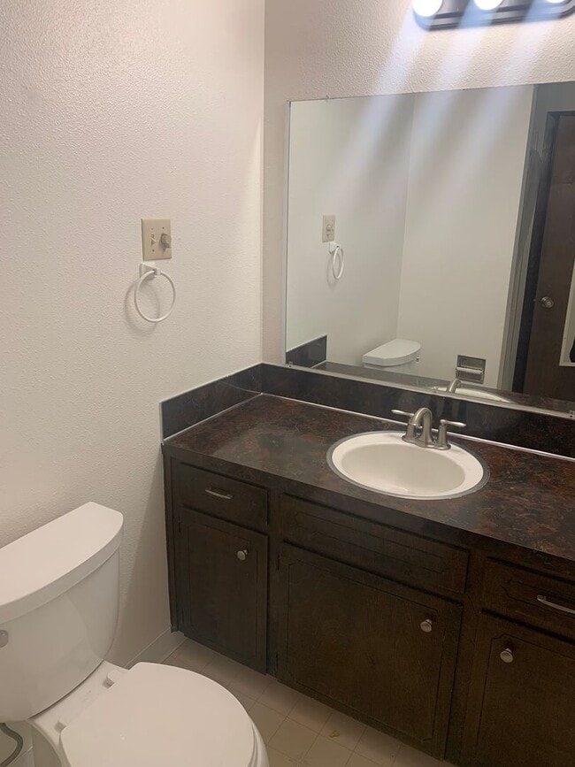 Building Photo - Comfortable Single-Level Living on a Quiet Cul-de-Sac in Walnut Grove!